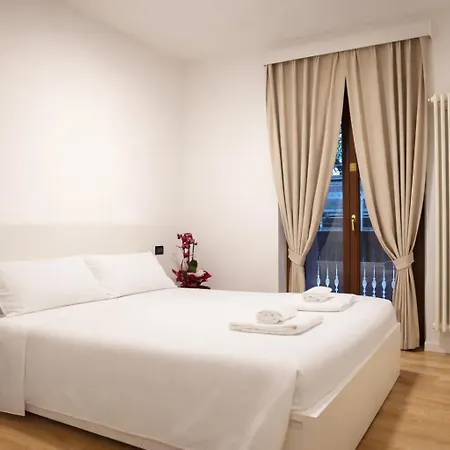 Sunshine Hotel
