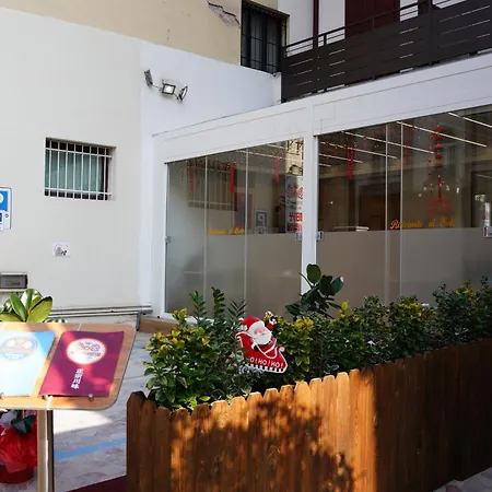 Sunshine Hotel
